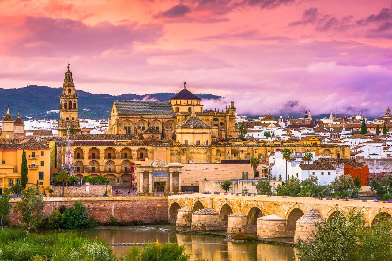P Los Encantos De Almavir Córdoba Eksteriør bilde